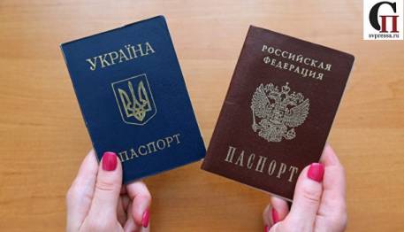 Зеленский заглянул украинцам в шаровары: Вдруг там окажется российский паспорт